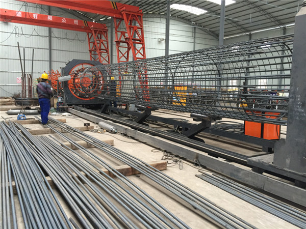 Fabricat a Xina Ús senzill Durable i resistent Màquina de soldadura de gàbia d'acer inoxidable de garantia de qualitat i fabricació de gàbies de reforç